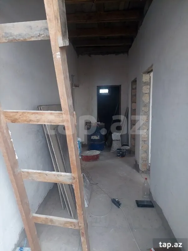 Satılır 4 otaqlı həyət evi