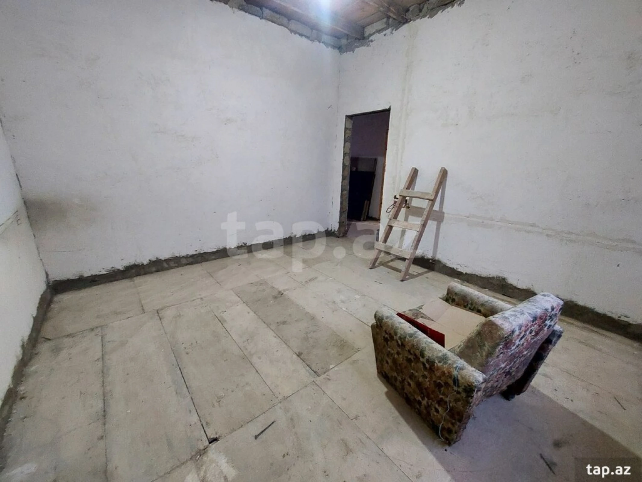 Satılır 4 otaqlı həyət evi