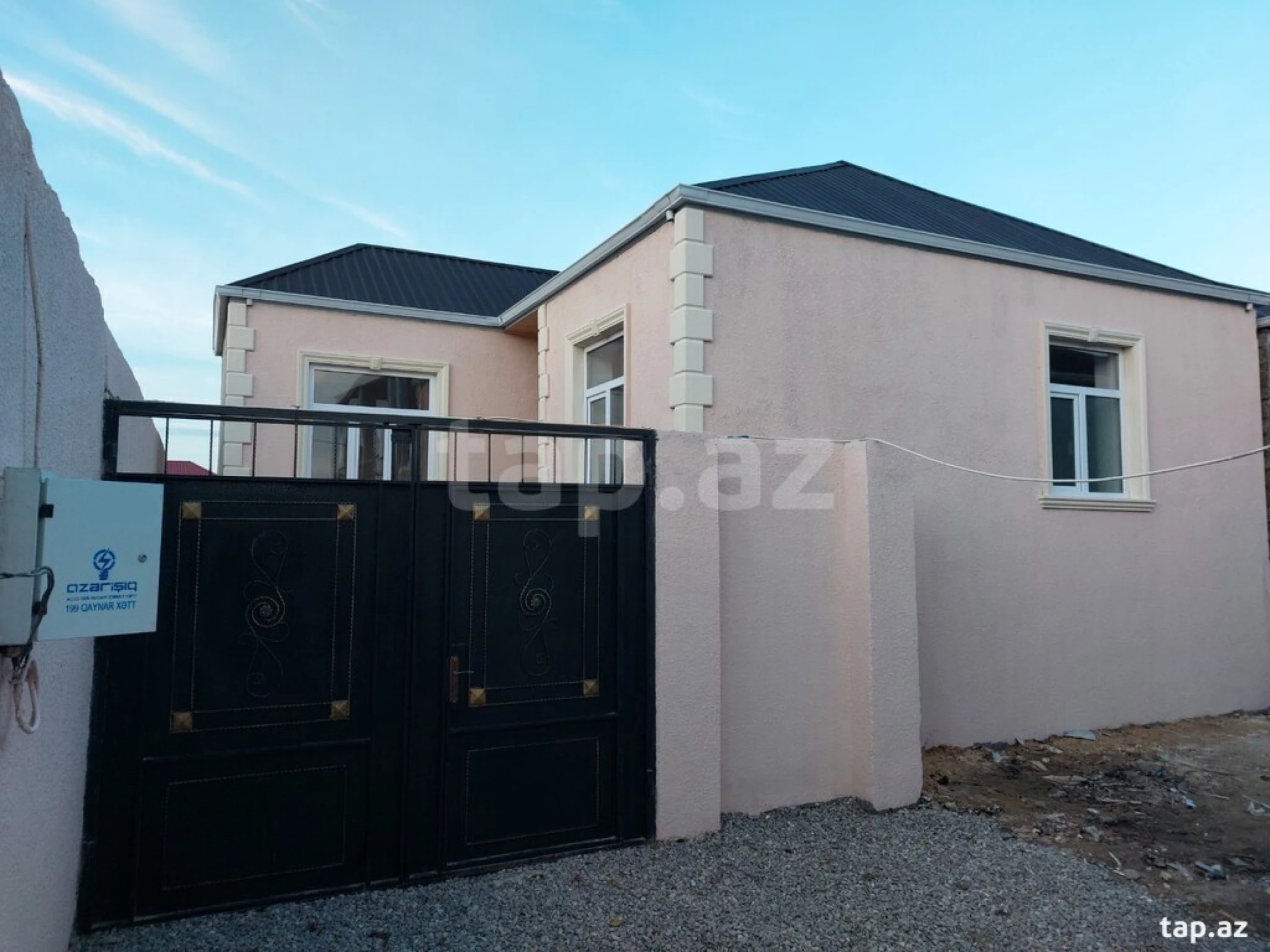 Satılır 3 otaqlı həyət evi