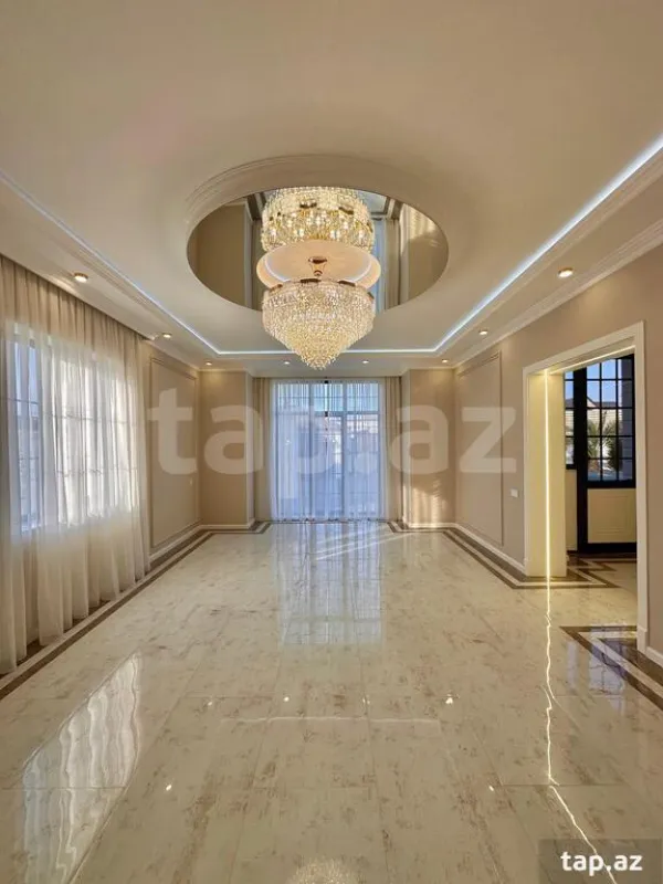 Satılır 6 otaqlı həyət evi