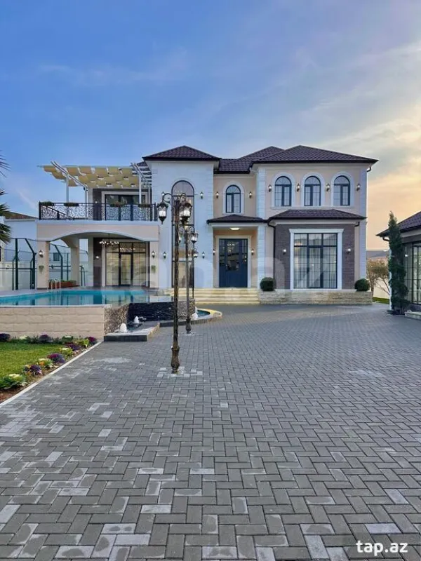 Satılır 6 otaqlı həyət evi