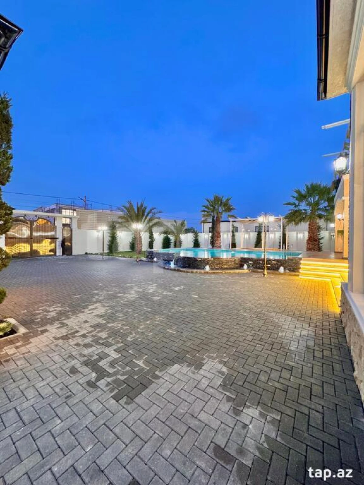 Satılır 6 otaqlı həyət evi