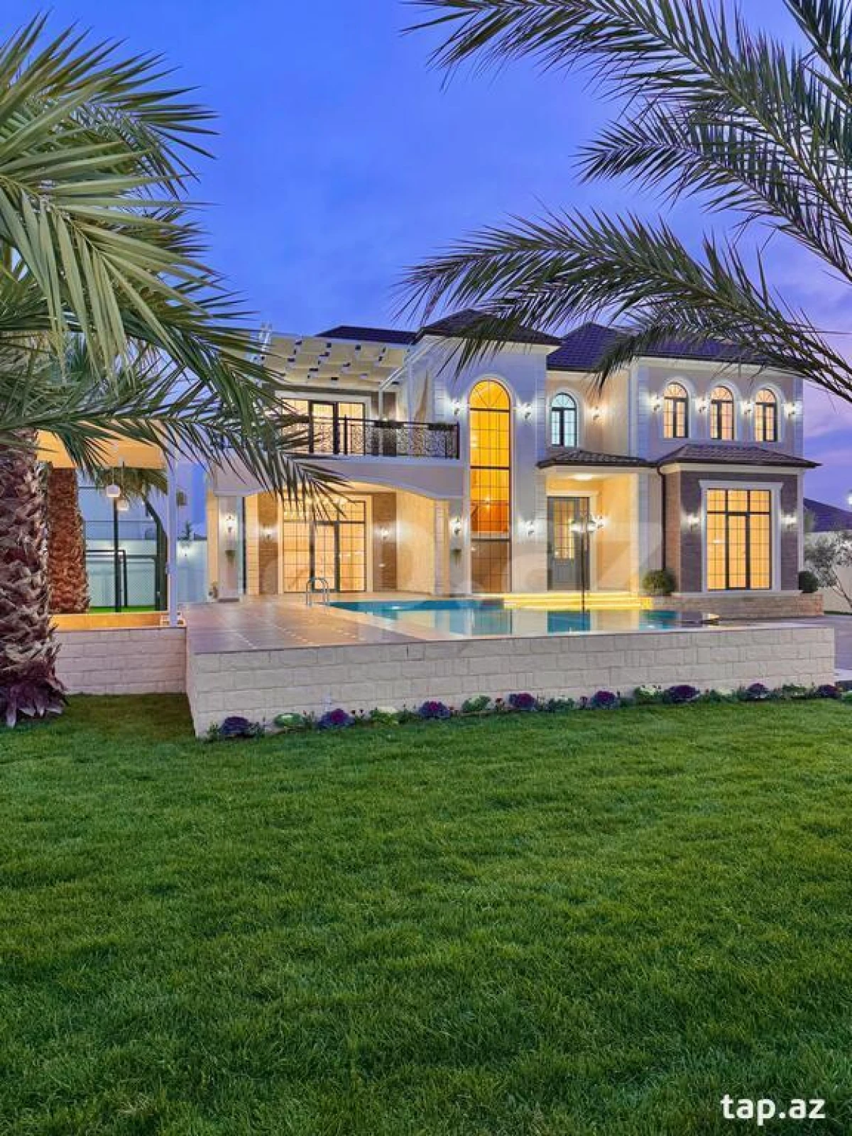 Satılır 6 otaqlı həyət evi