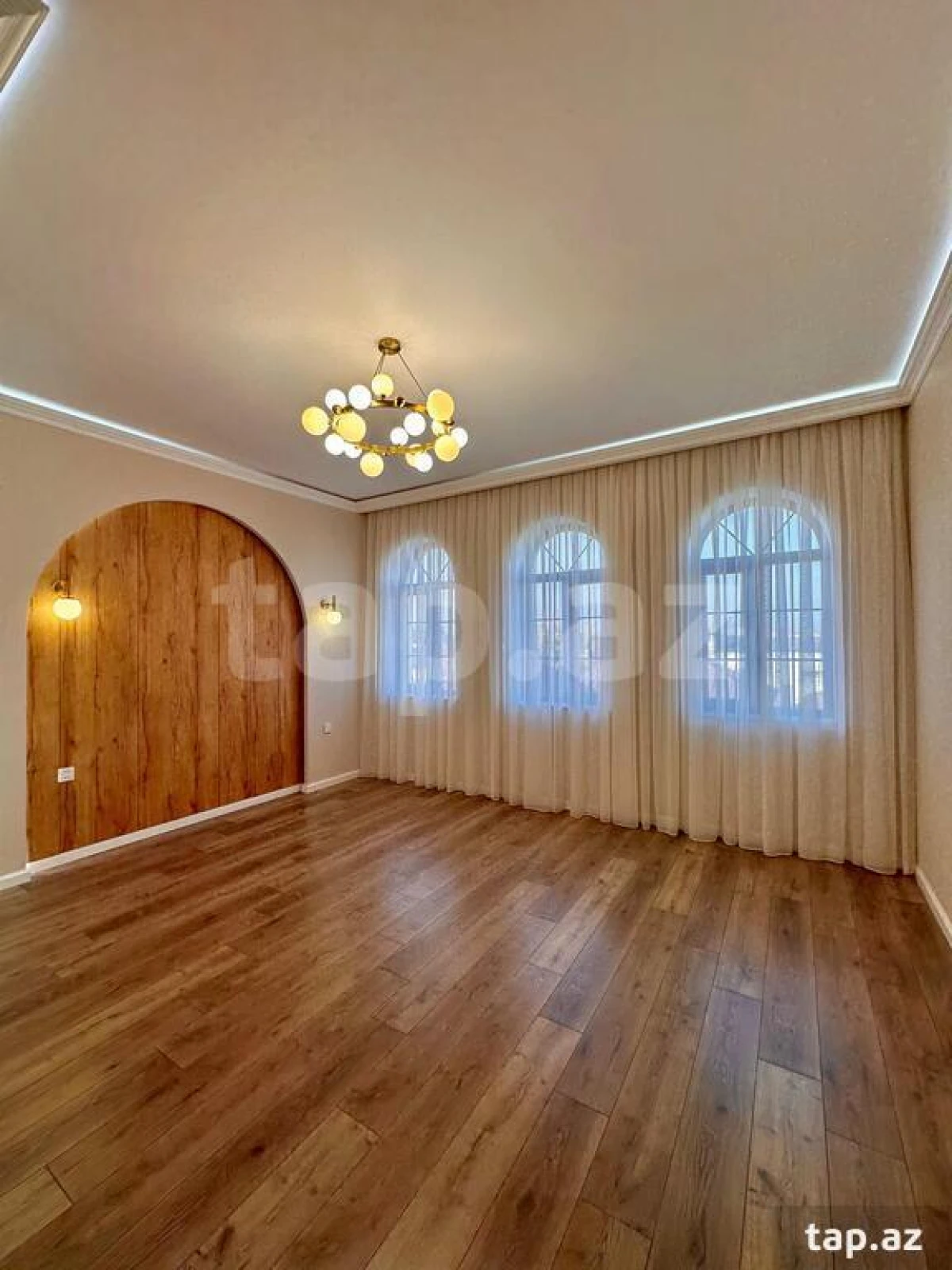 Satılır 6 otaqlı həyət evi