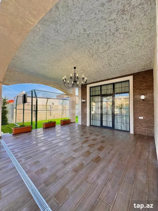 Satılır 6 otaqlı həyət evi