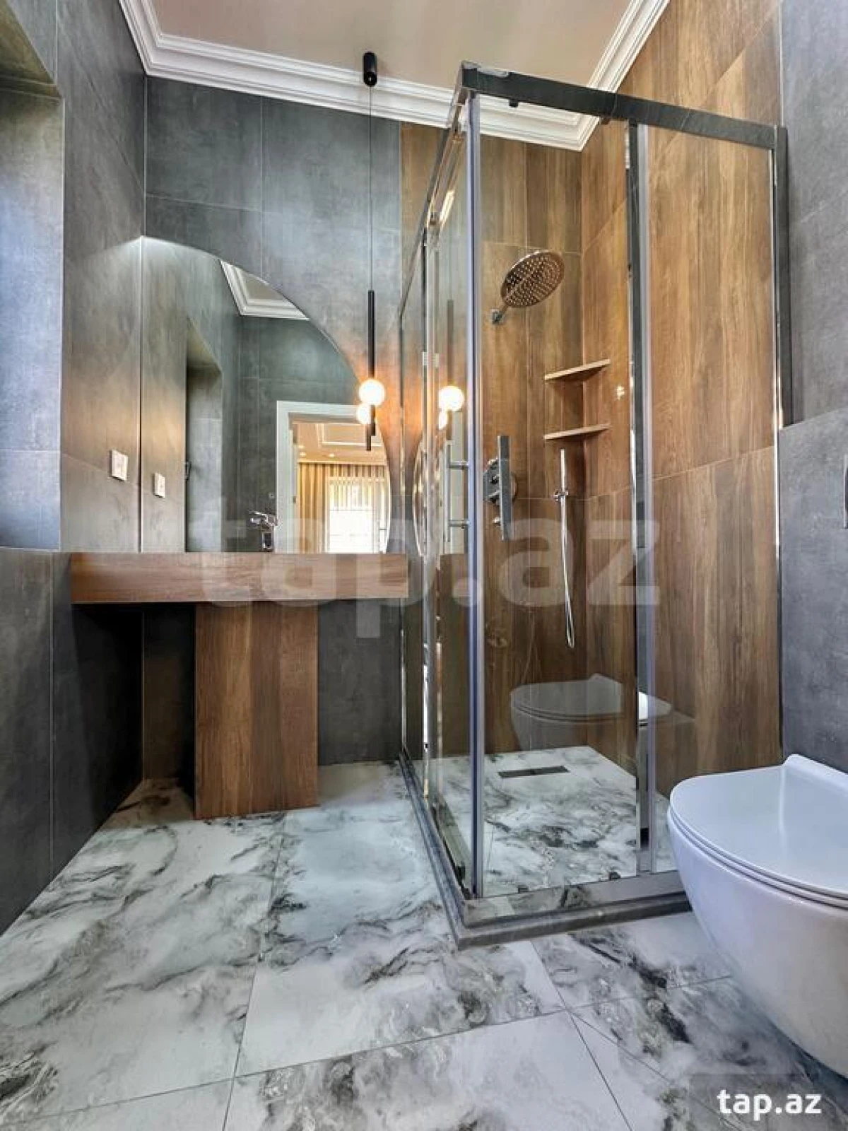 Satılır 6 otaqlı həyət evi