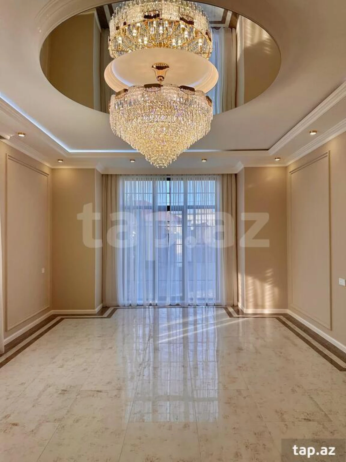 Satılır 6 otaqlı həyət evi