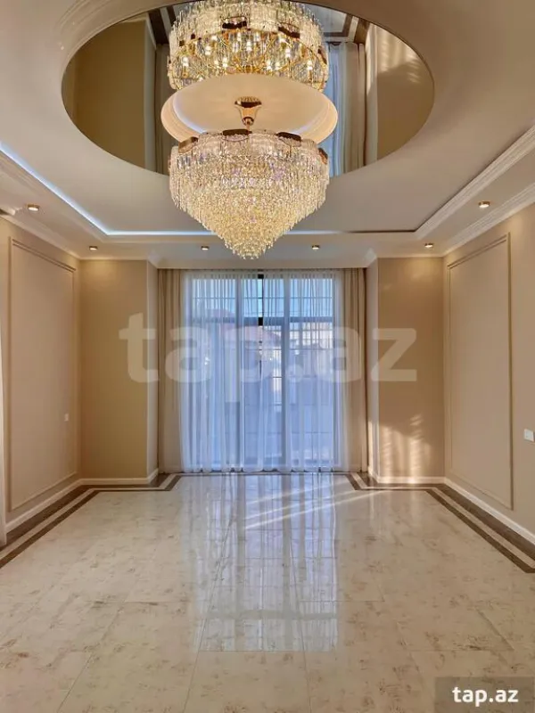 Satılır 6 otaqlı həyət evi