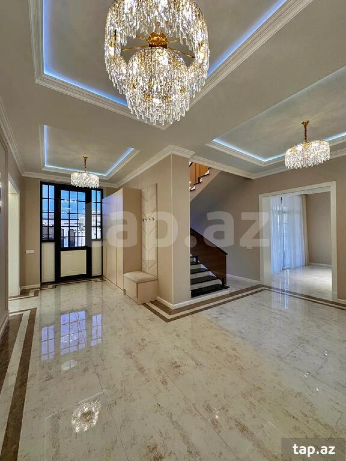 Satılır 6 otaqlı həyət evi