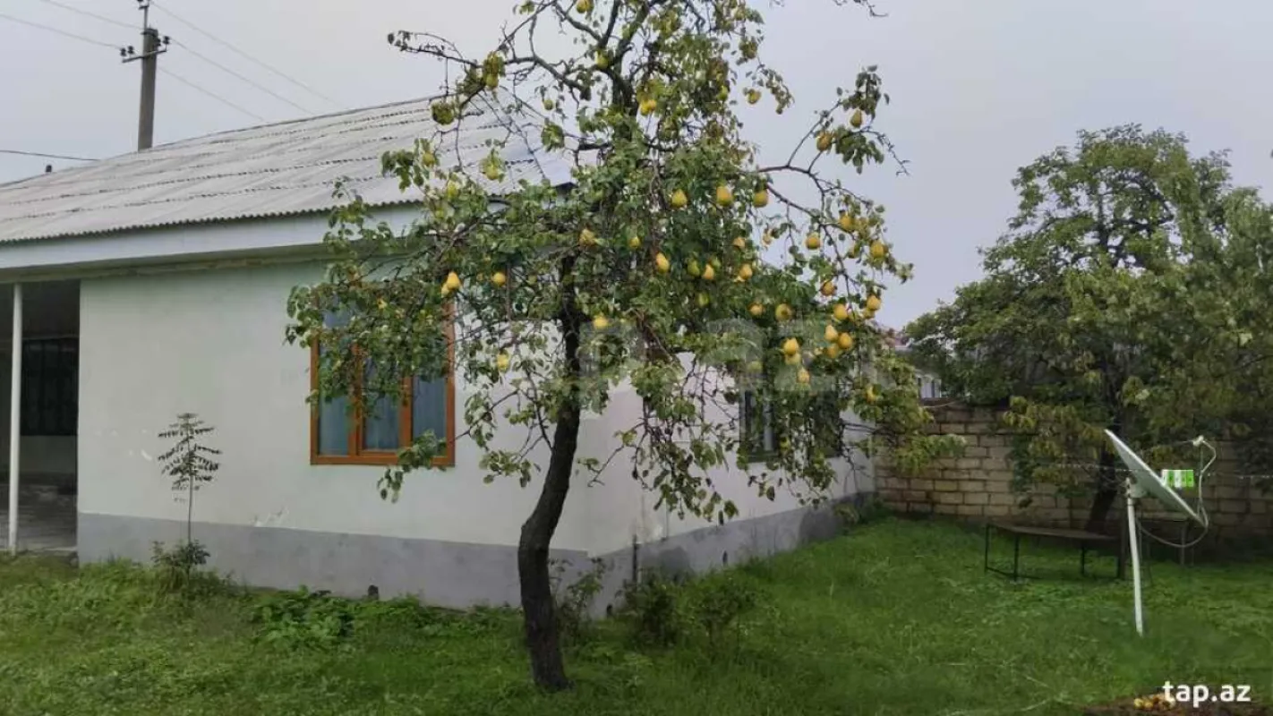 Satılır 3 otaqlı həyət evi 100 m²