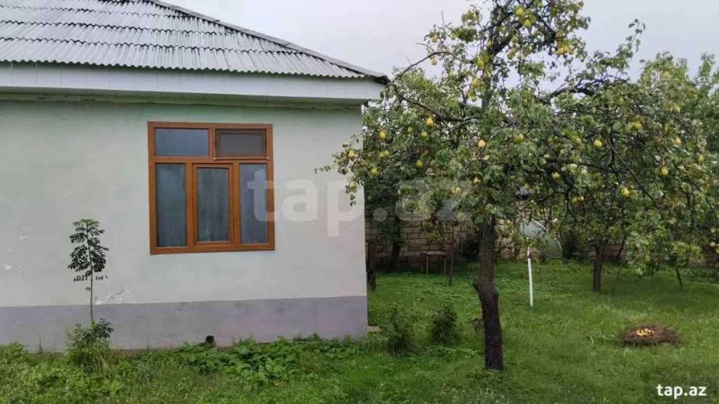 Satılır 3 otaqlı həyət evi 100 m²