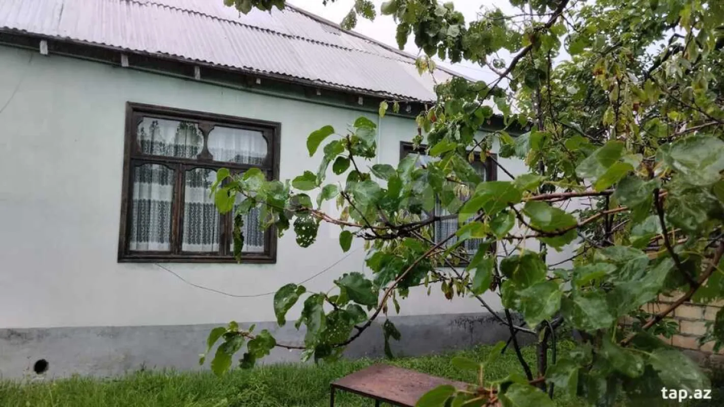 Satılır 3 otaqlı həyət evi 100 m²