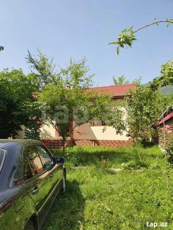 Kirayə verilir 3 otaqlı həyət evi