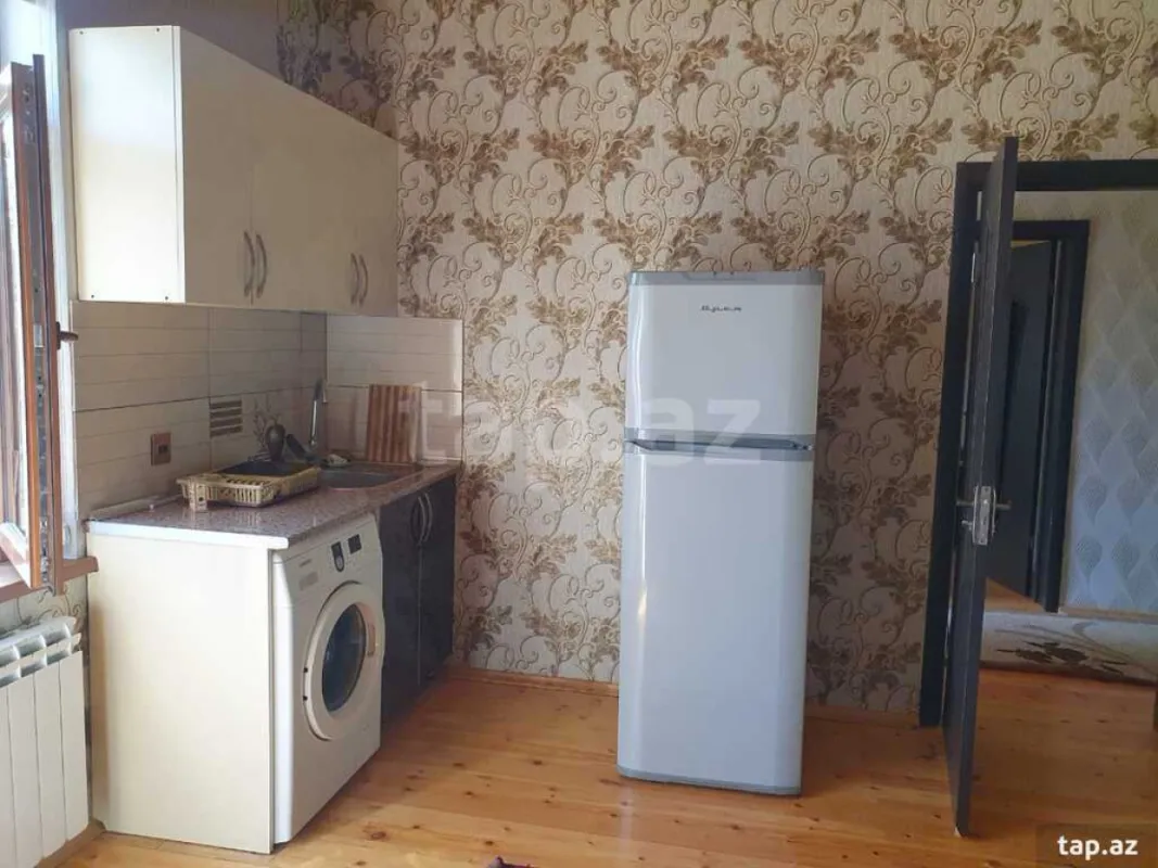 Kirayə verilir 3 otaqlı həyət evi