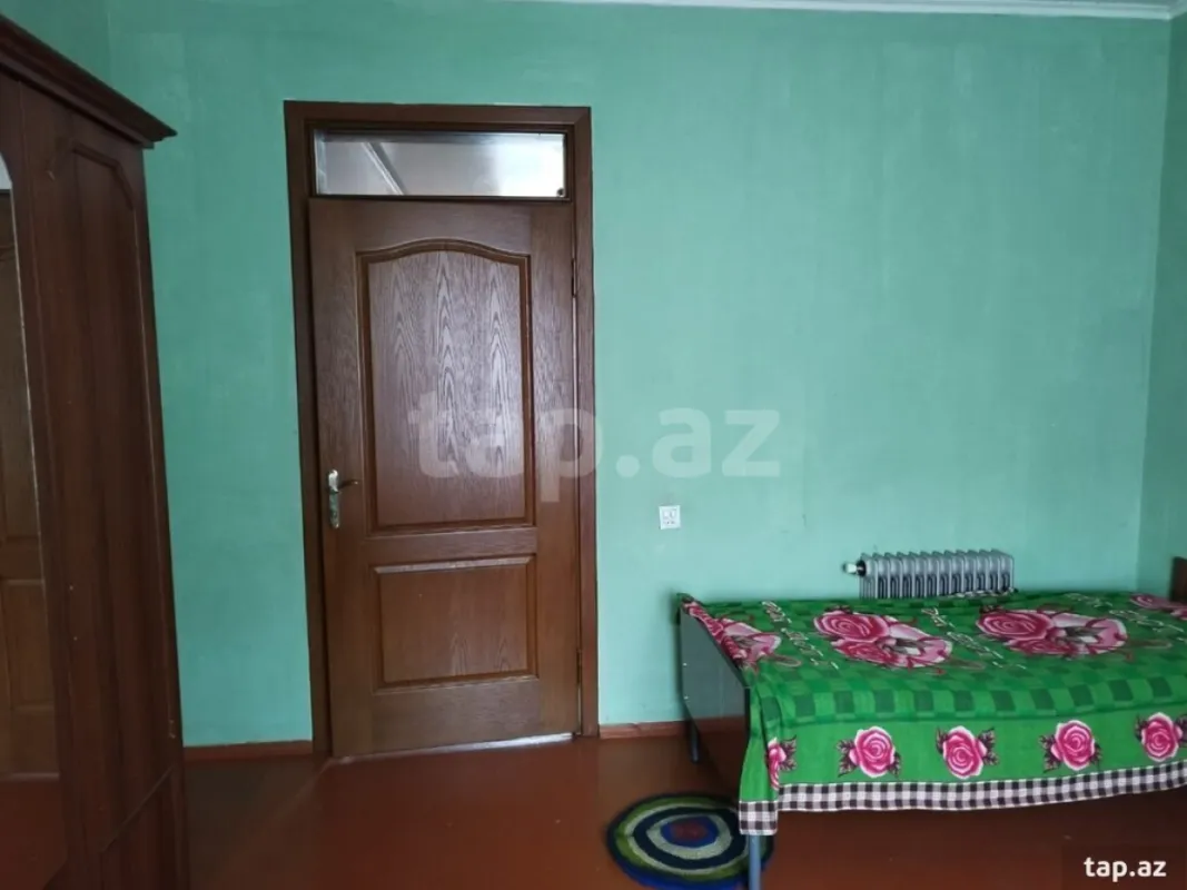 Satılır 4 otaqlı həyət evi 240 m²