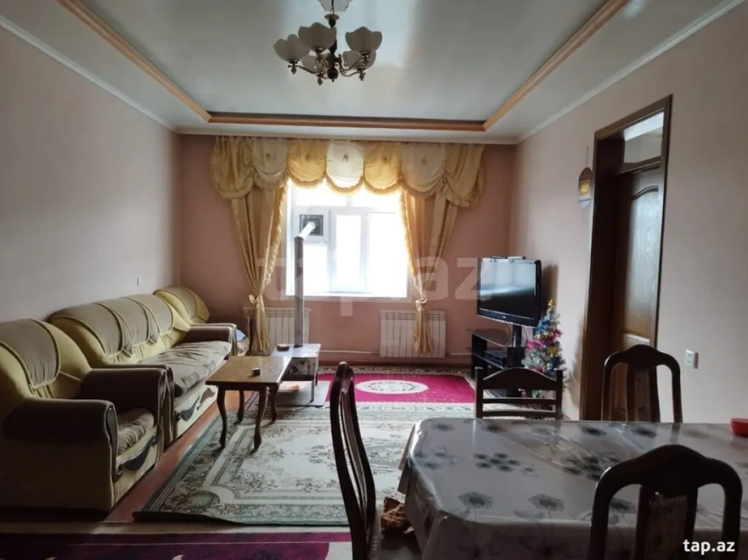 Satılır 4 otaqlı həyət evi 240 m²