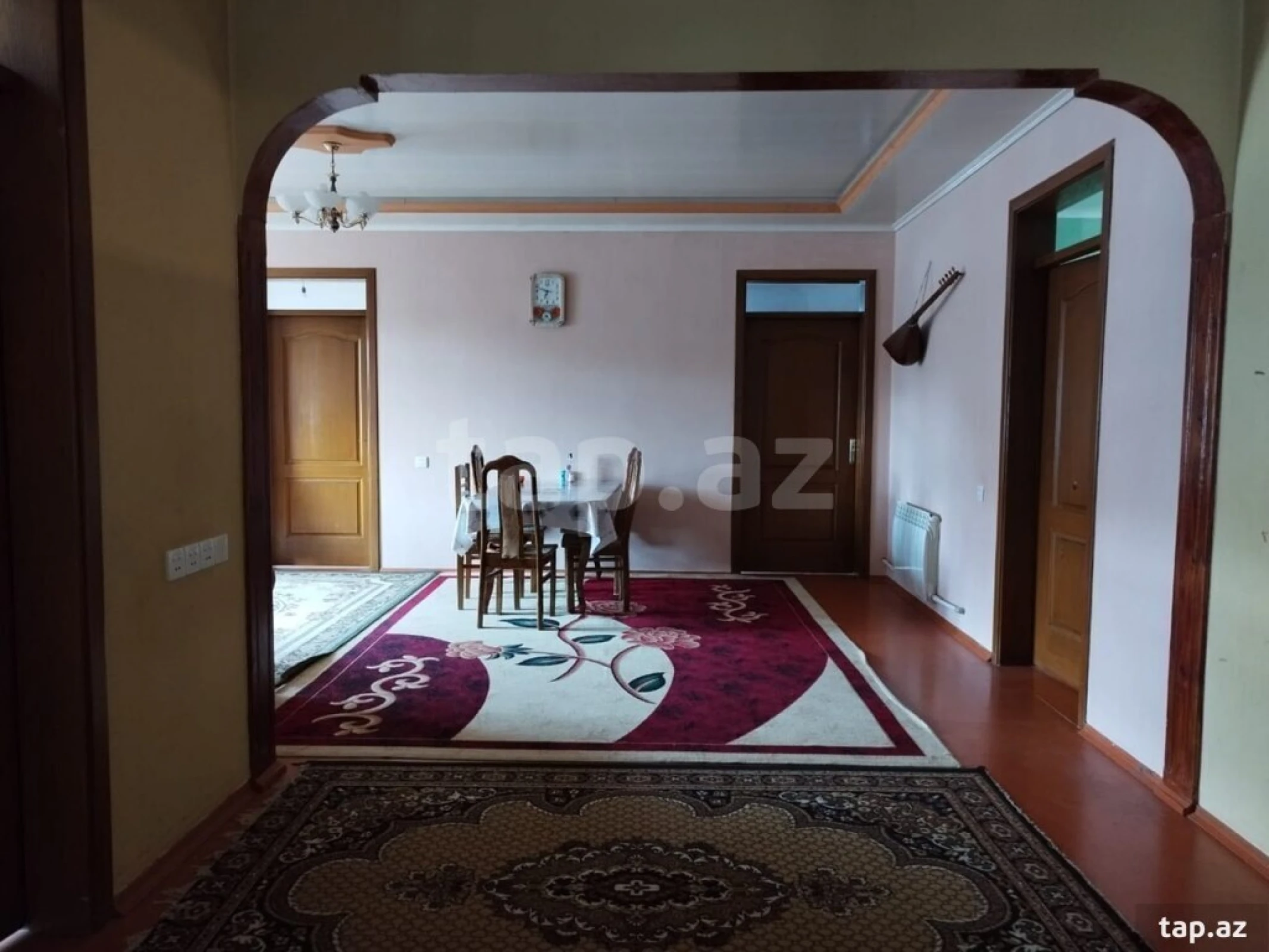 Satılır 4 otaqlı həyət evi 240 m²