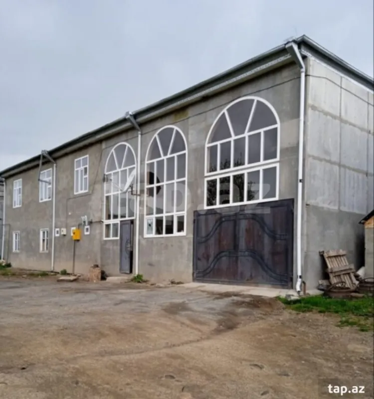 Satılır 4 otaqlı həyət evi 240 m²