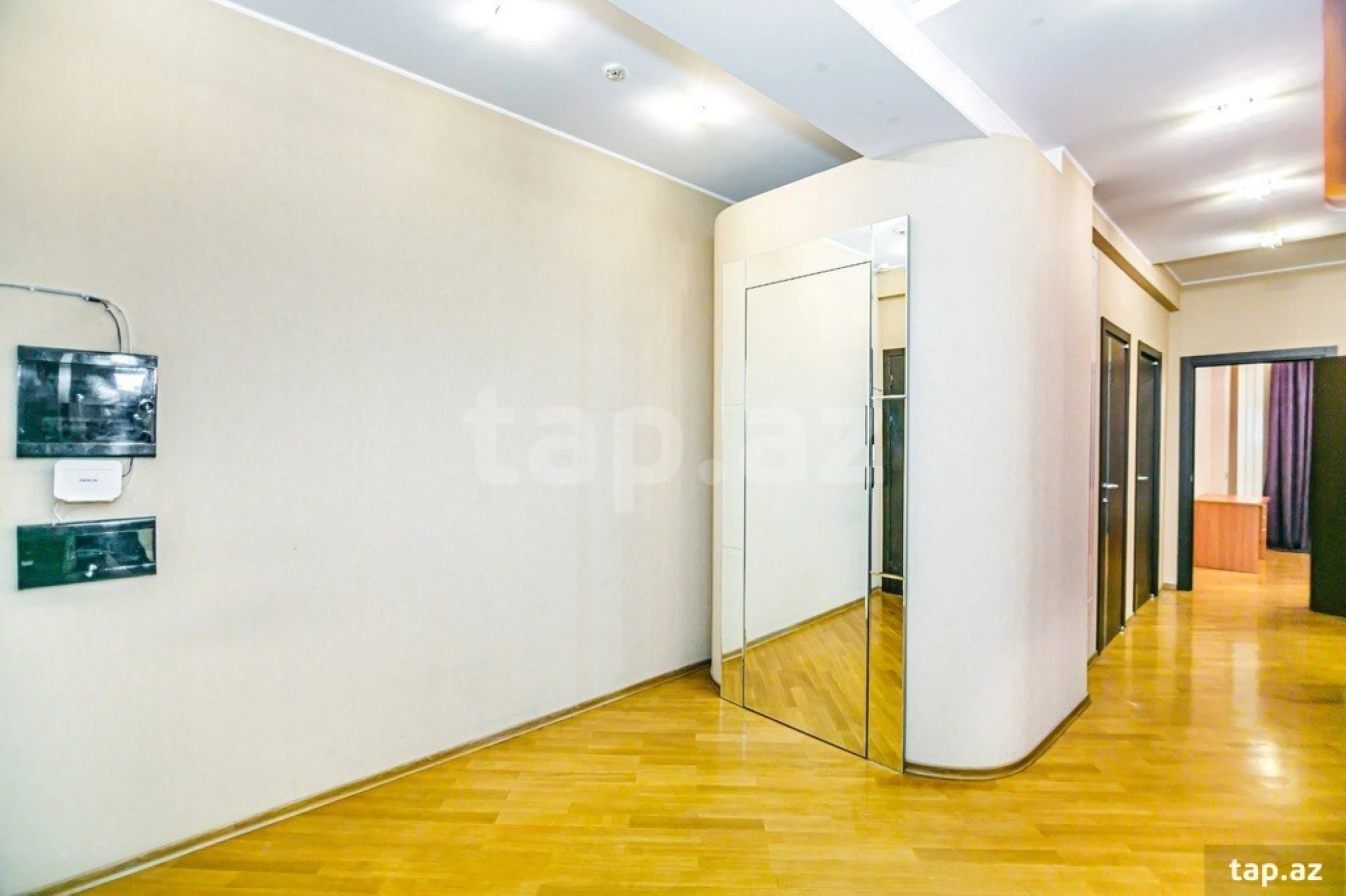 Kirayə verilir 4 otaqlı yeni tikili 200 m²