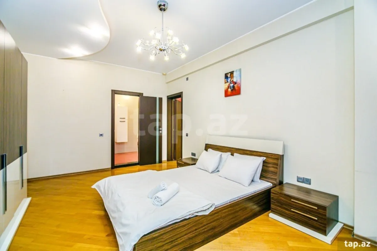 Kirayə verilir 4 otaqlı yeni tikili 200 m²