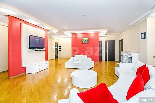 Kirayə verilir 4 otaqlı yeni tikili 200 m²