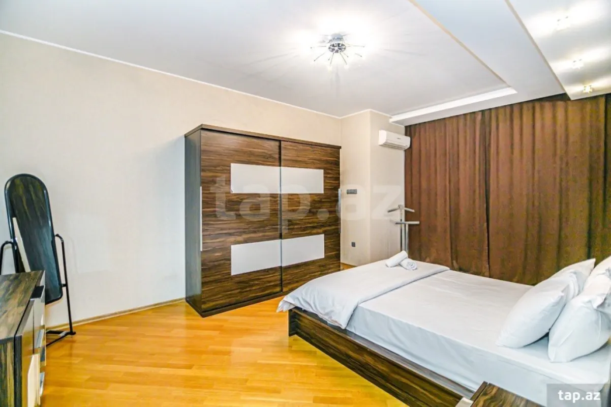 Kirayə verilir 4 otaqlı yeni tikili 200 m²