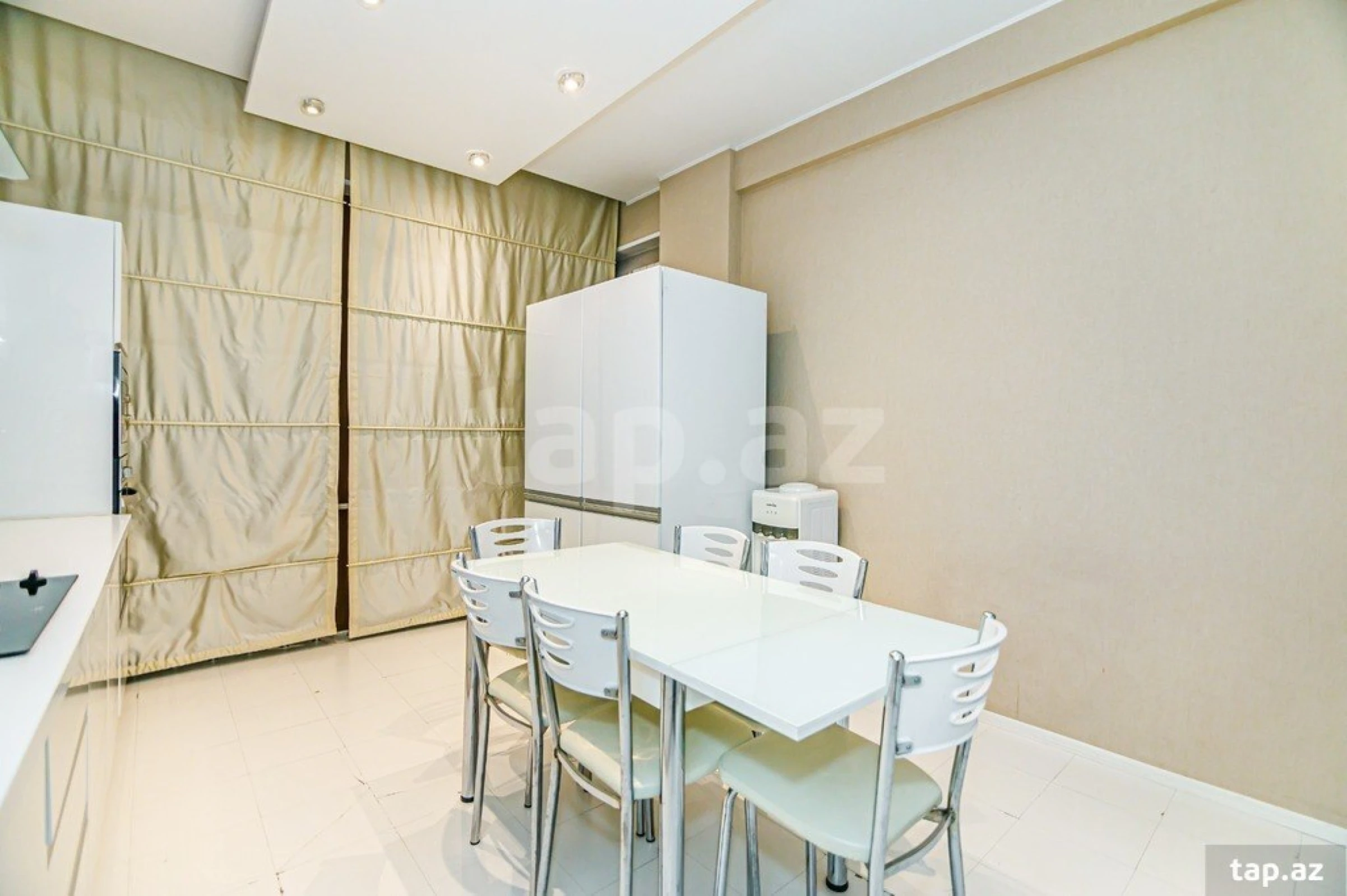 Kirayə verilir 4 otaqlı yeni tikili 200 m²