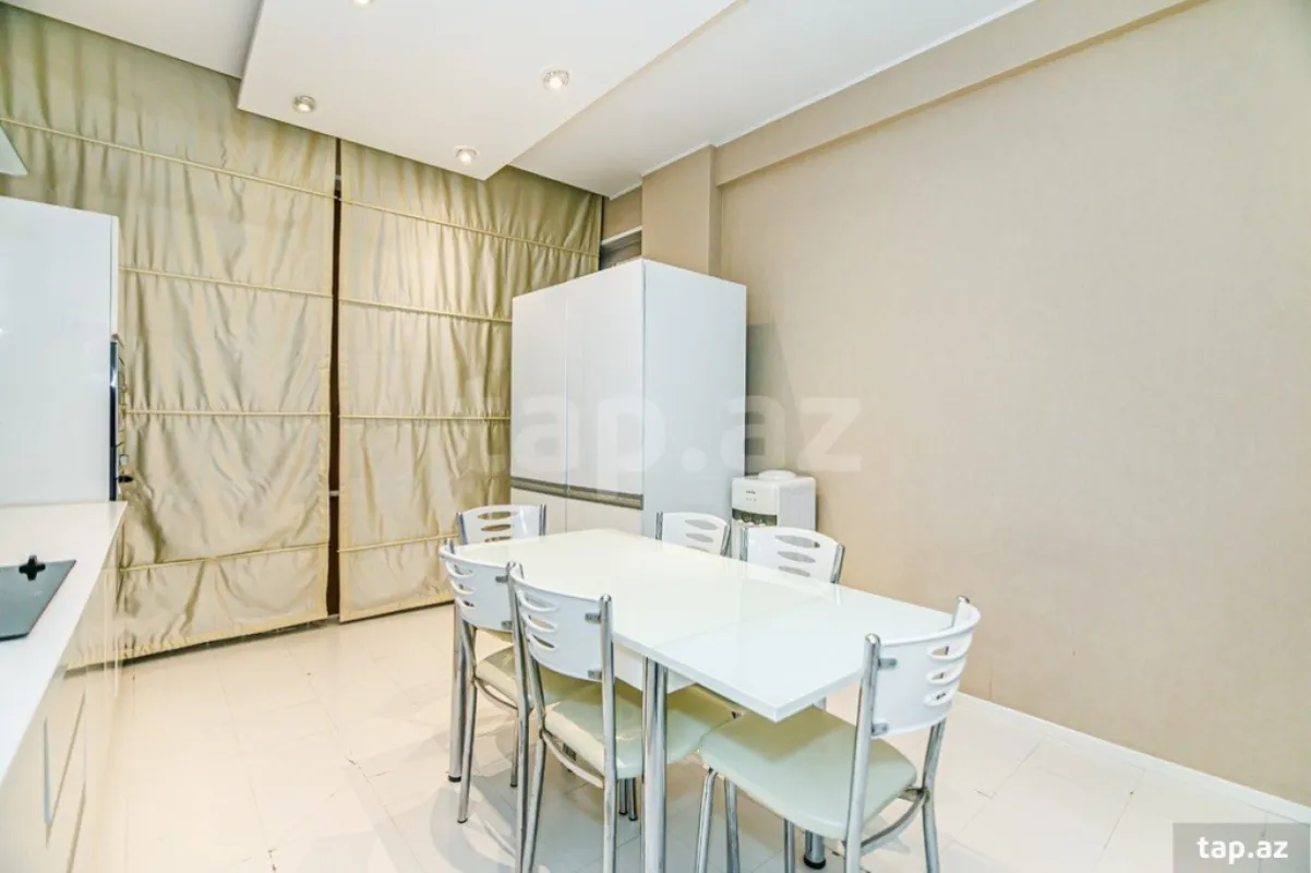 Kirayə verilir 4 otaqlı yeni tikili 200 m²