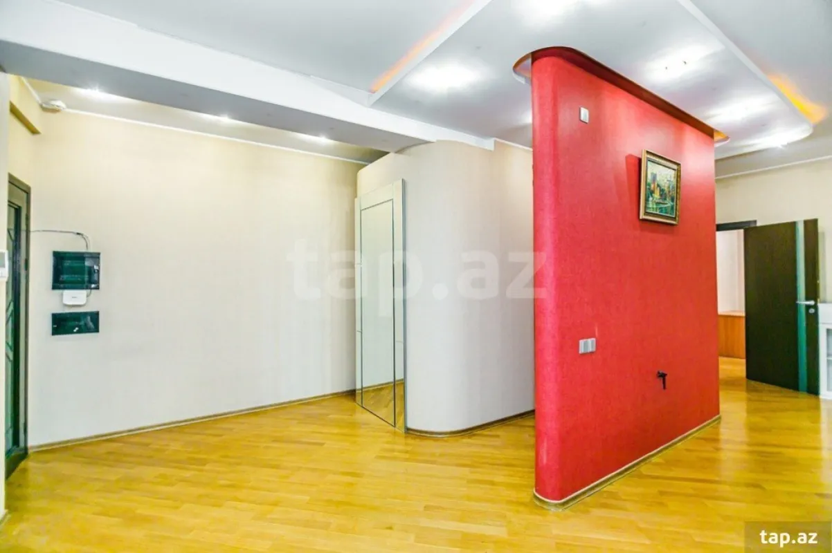 Kirayə verilir 4 otaqlı yeni tikili 200 m²