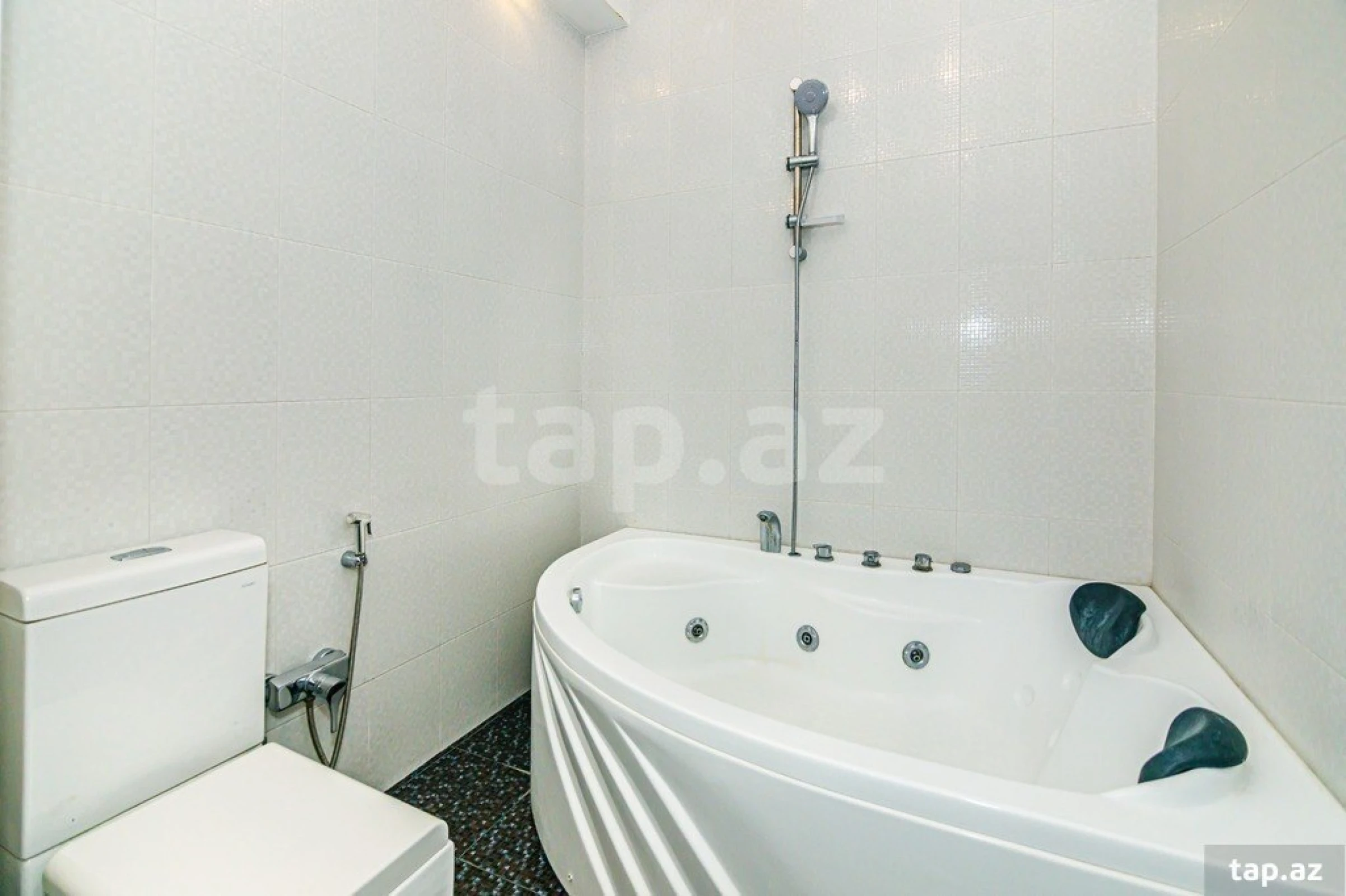 Kirayə verilir 4 otaqlı yeni tikili 200 m²