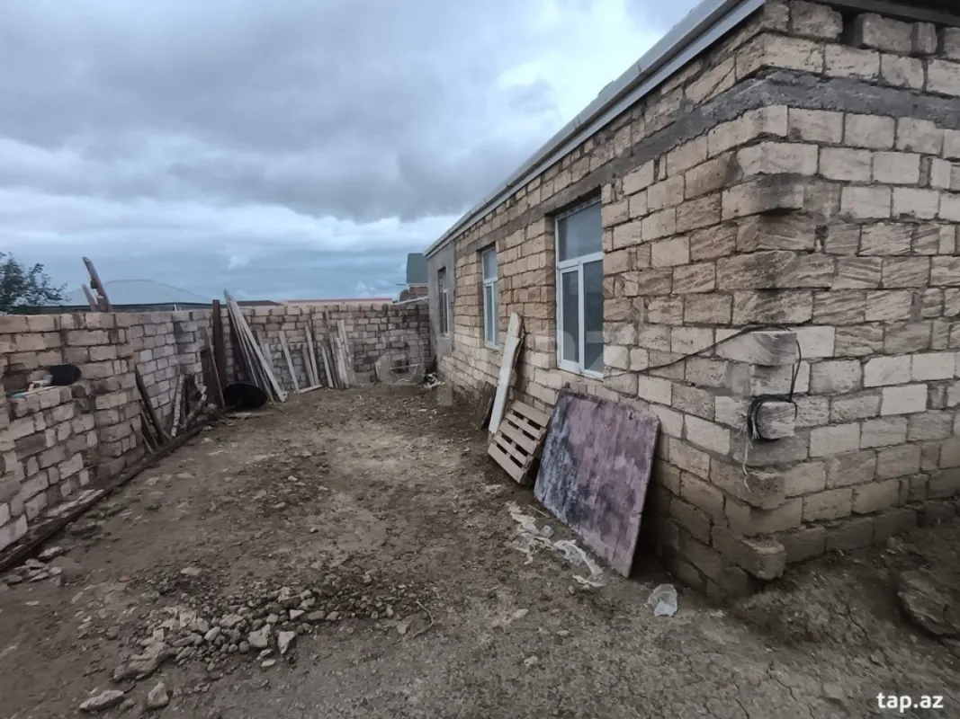 Satılır 6 otaqlı həyət evi 120 m²