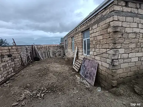 Satılır 6 otaqlı həyət evi 120 m²