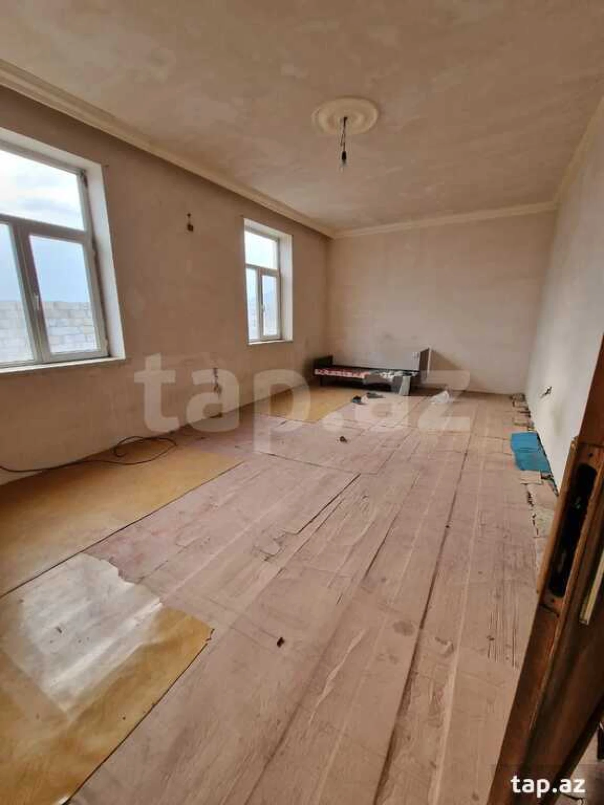 Satılır 6 otaqlı həyət evi 120 m²