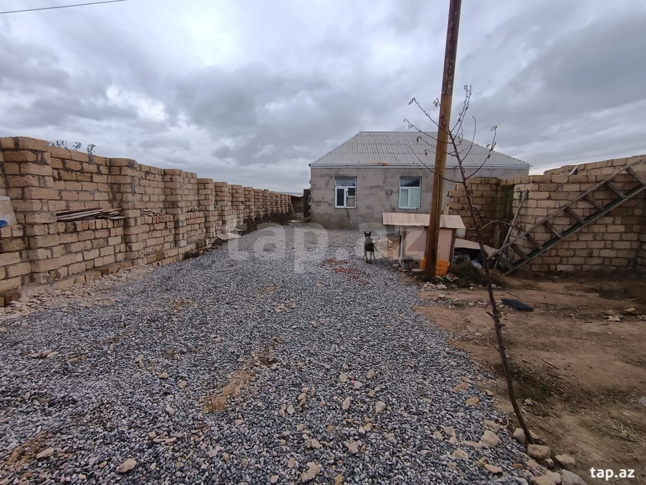 Satılır 6 otaqlı həyət evi 120 m²