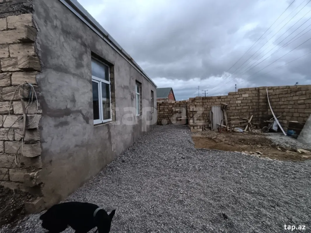 Satılır 6 otaqlı həyət evi 120 m²