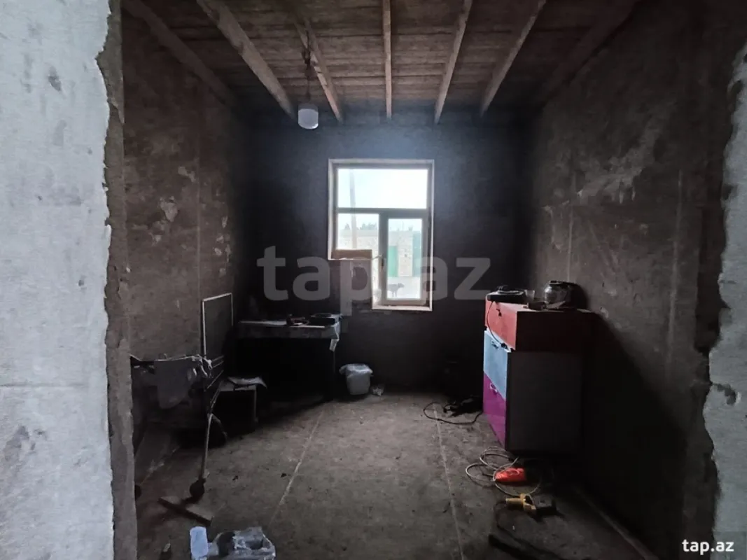 Satılır 6 otaqlı həyət evi 120 m²