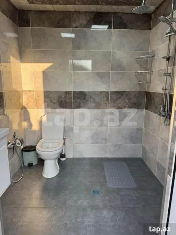 Kirayə verilir 4 otaqlı həyət evi