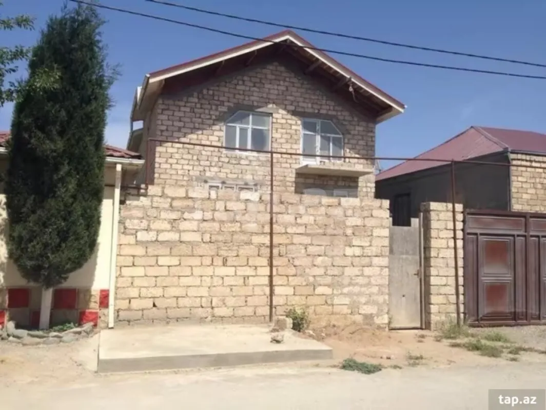 Satılır 8 otaqlı həyət evi