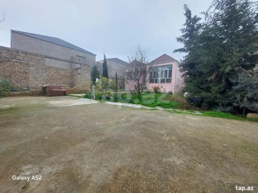 Satılır 3 otaqlı həyət evi