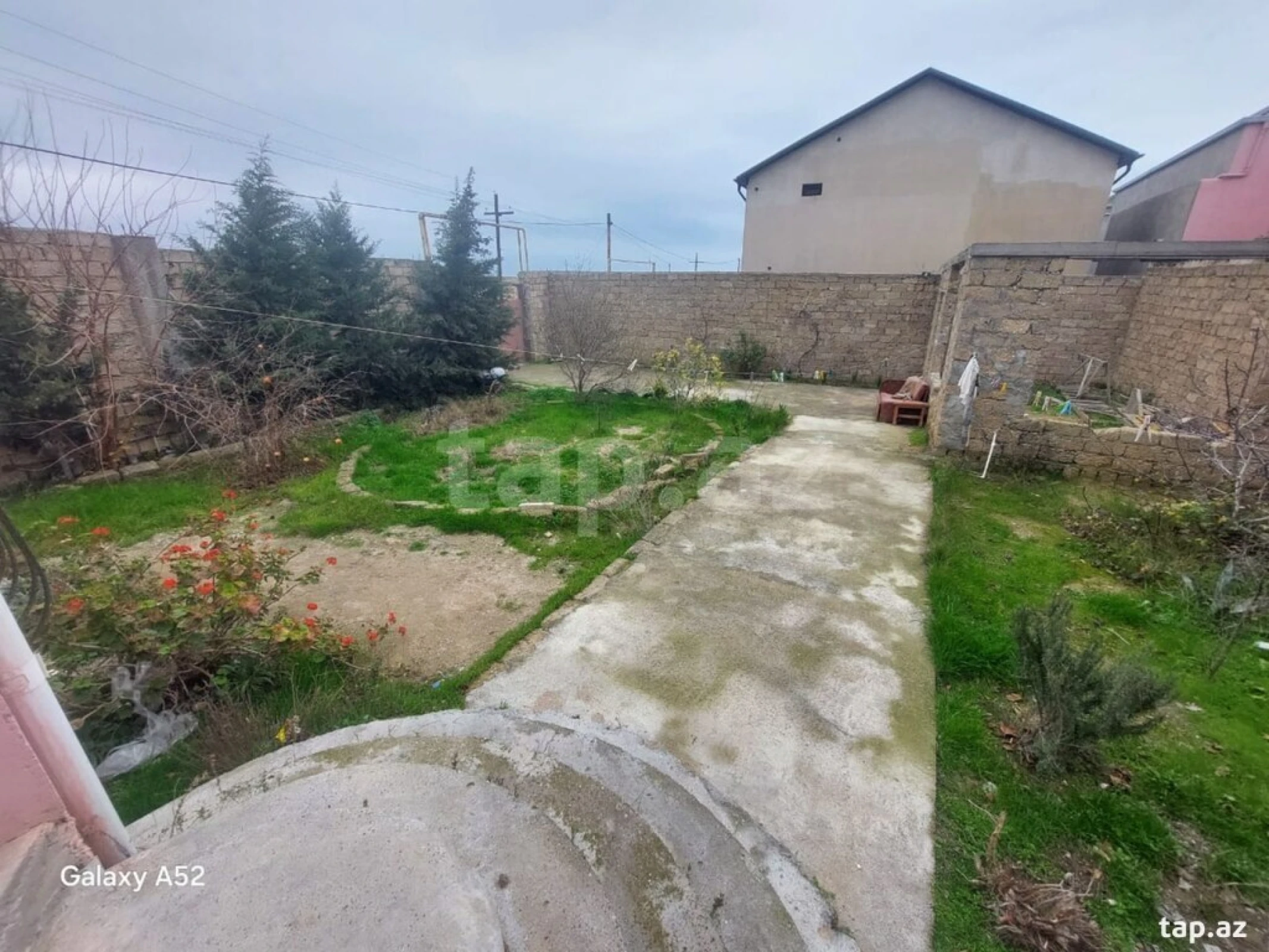 Satılır 3 otaqlı həyət evi