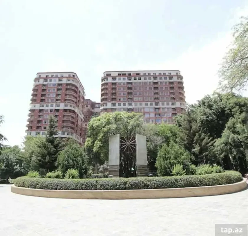 Satılır 4 otaqlı yeni tikili 178 m²