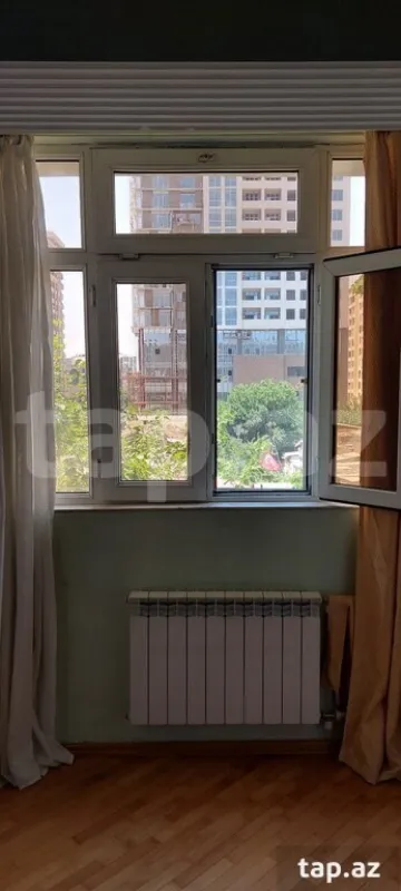 Satılır 4 otaqlı mənzil 100 m²