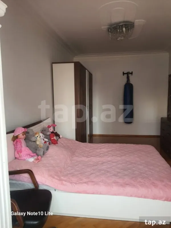 Satılır 4 otaqlı mənzil 100 m²