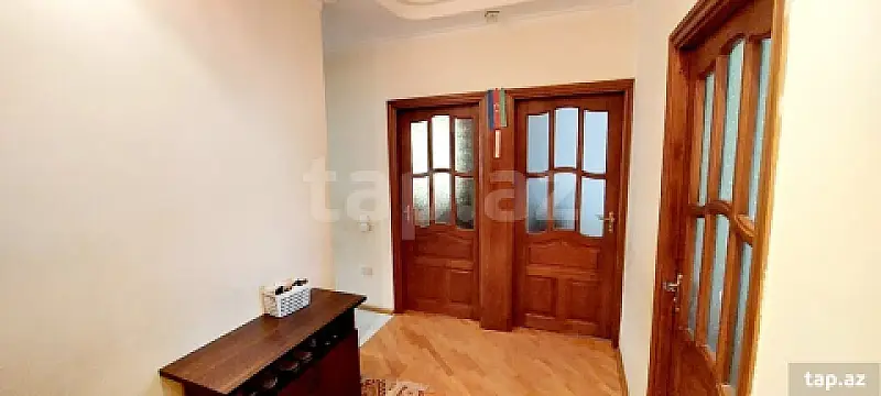 Satılır 4 otaqlı mənzil 100 m²