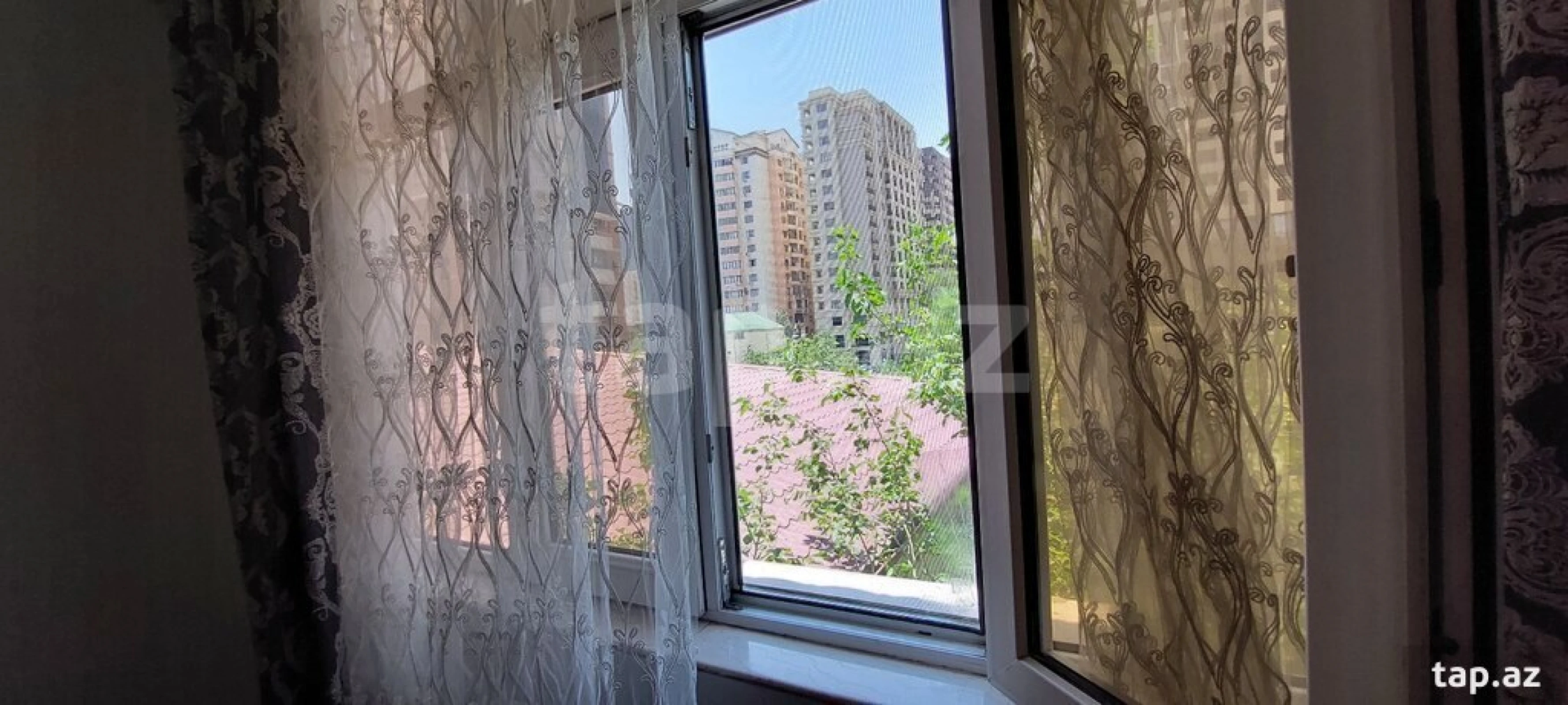 Satılır 4 otaqlı mənzil 100 m²
