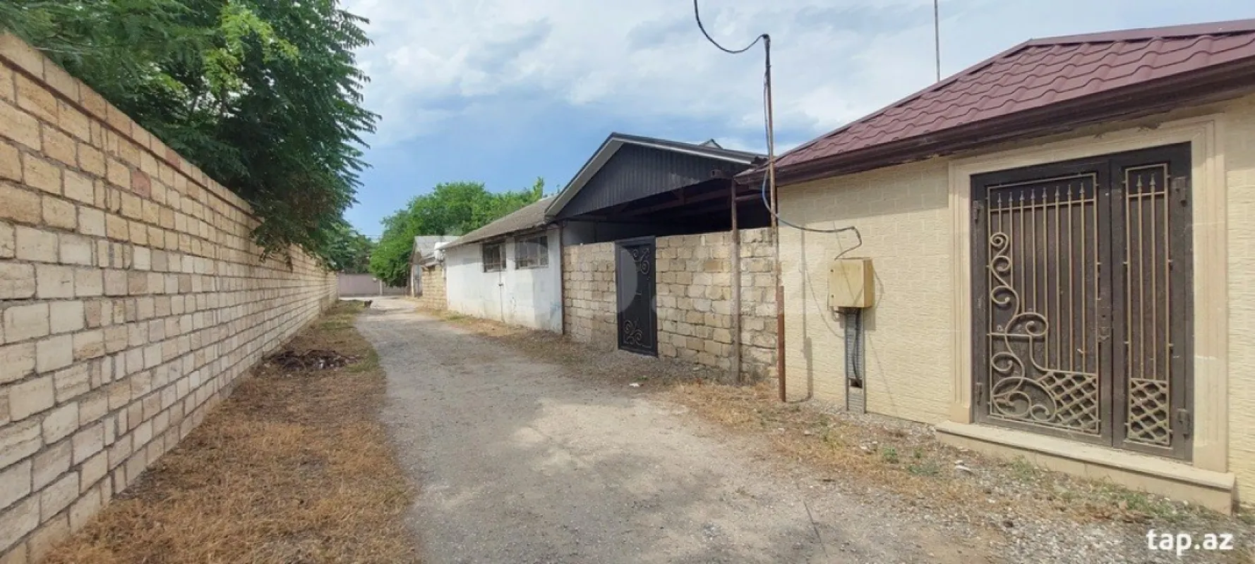 Satılır 4 otaqlı həyət evi