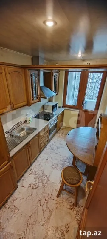 Kirayə verilir 2 otaqlı mənzil 75 m²