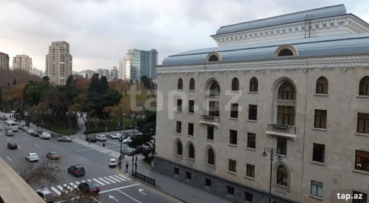 Kirayə verilir 2 otaqlı mənzil 75 m²