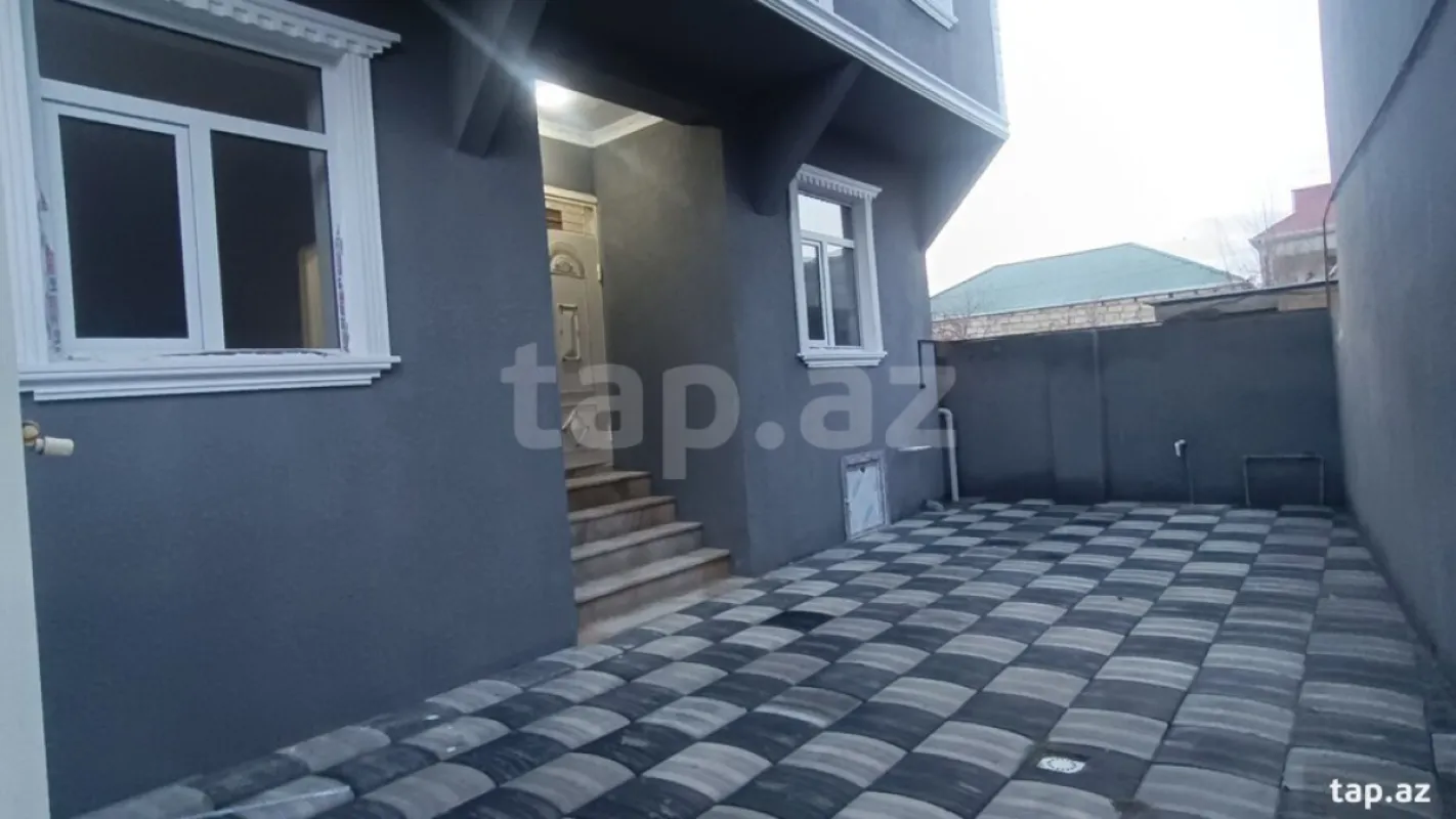 Satılır 4 otaqlı həyət evi