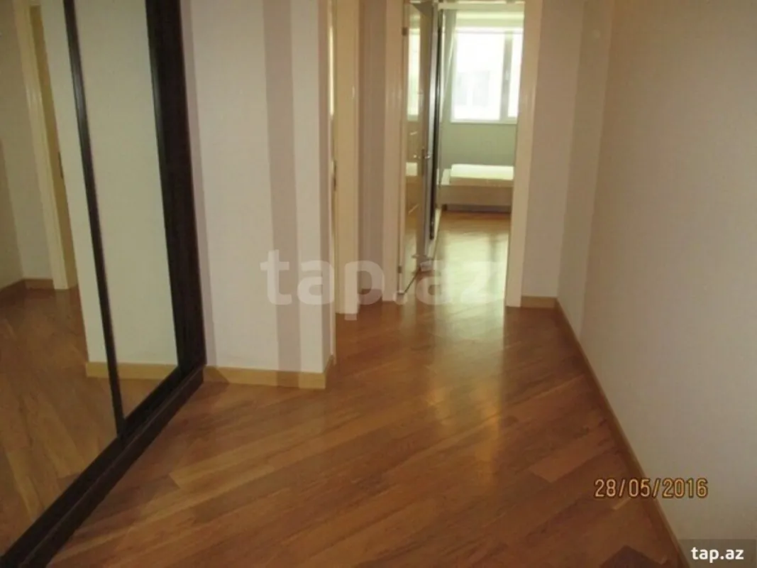 Kirayə verilir 3 otaqlı yeni tikili 120 m²